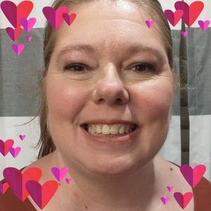 Meet your Posher, Adrienne
